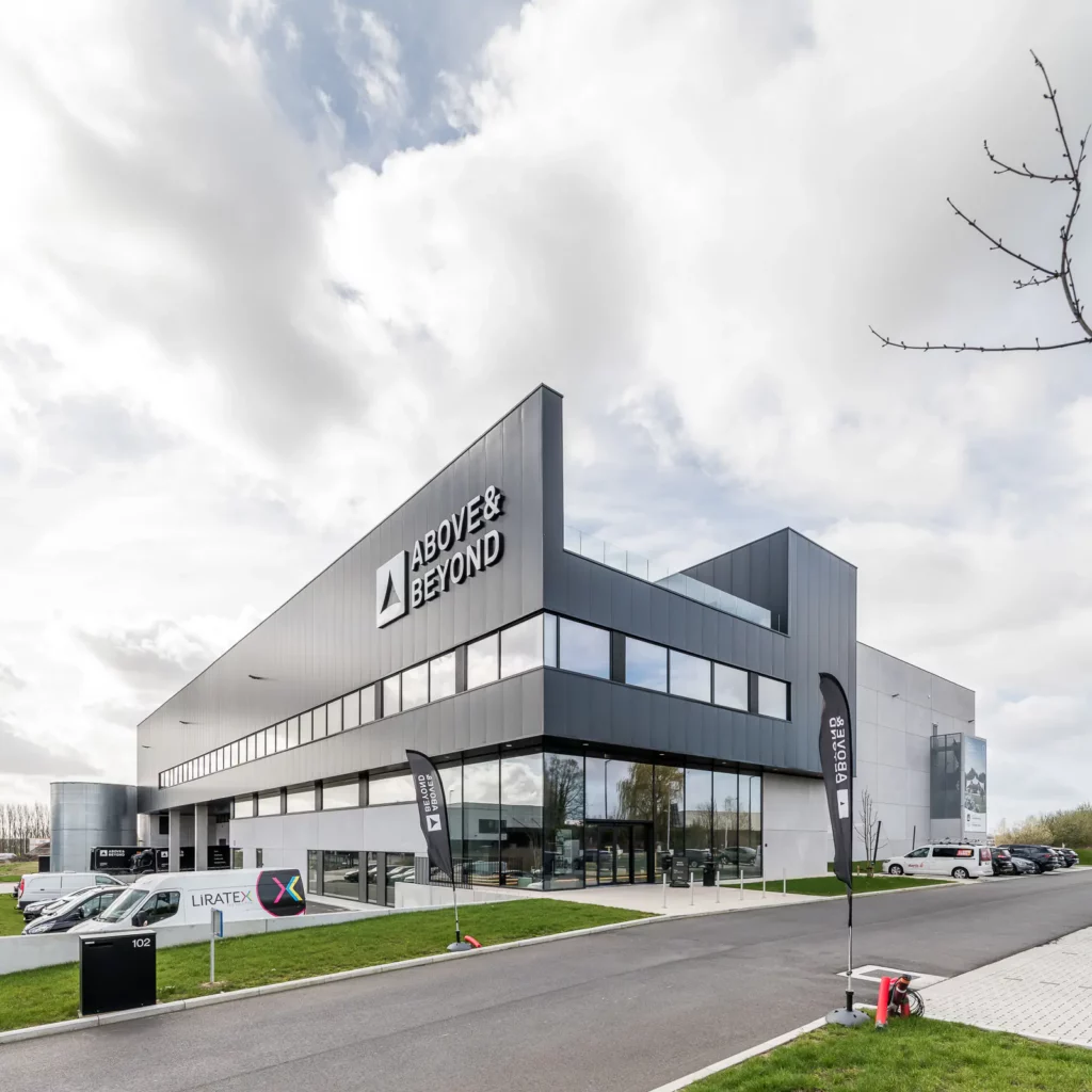Above and beyond - bedrijfsgebouw - Develtere HVAC