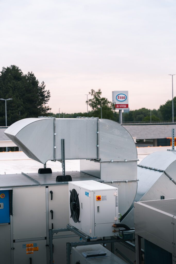 ESSO _ TANKSTATIONS _ DEVELTERE HVAC _ MARKE